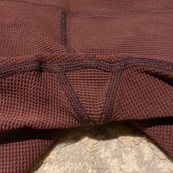 LIKE NEW! High-Waist Micro Waffle LowKey Legging in Cherry Cola by Alo Yoga XS - Picture 5 of 6